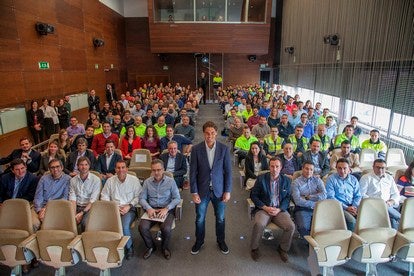 Rafael Nadal visita las instalaciones de Grupo Cosentino