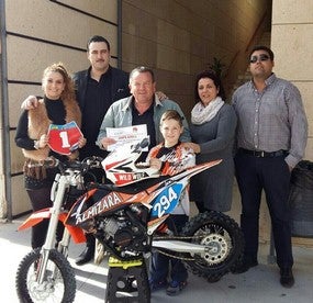 El Ayuntamiento de Zurgena y la Mancomunidad del Almanzora arropan a la joven promesa del motocross Marcos Martínez