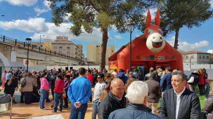 Cientos de albojenses acuden al primer Fin de Semana del Niño en Albox y a la inauguración del nuevo parque 'Payaso Fofó'