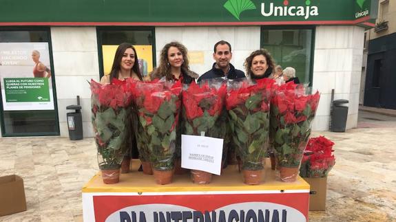 Los pascueros del Centro de Información a la Mujer de Albox recaudan 300 euros para los niños víctimas de violencia de género