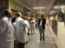 Una exposición en el hospital Alto Guadalquivir muestra la evolución de la medicina 