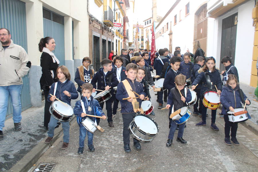 Tras la Misa en la ermita, las banderas recorren el convento de las Madres Trinitarias, la SAFA, el colegio de la Madre del Divino Pastor y los poblados