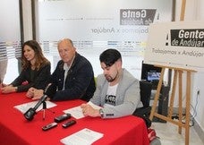 Andrea Navarro, Luis Salas y Domingo Moya, ayer en la sede esta formación independiente. 