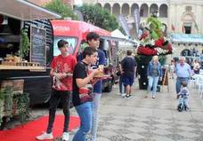 La ciudadanía está degustando los productos. 