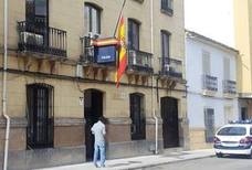 La actual sede de la Comisaría de Policía se halla en la Corredera de San Bartolomé. 