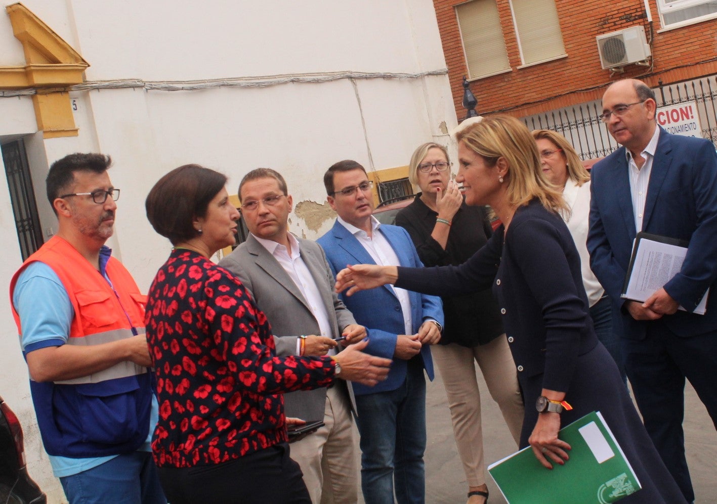 La delegada territorial de Salud, Trinidad Rus, en su reciente visita al Antiguo Hospital para anunciar las obras. 