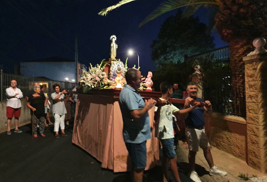 Procesión de Santa Rosa el pasado jueves por la noche. 