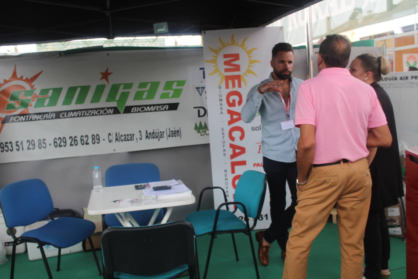 Una cincuentena de empresas del sector de la automoción, energías renovables, de productos agroalimentarios y de seguros muestran sus últimas tendencias en la Feria Mutisectorial Ciudad de Andújar