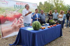 Acto de entrega de los huertos sociales. 