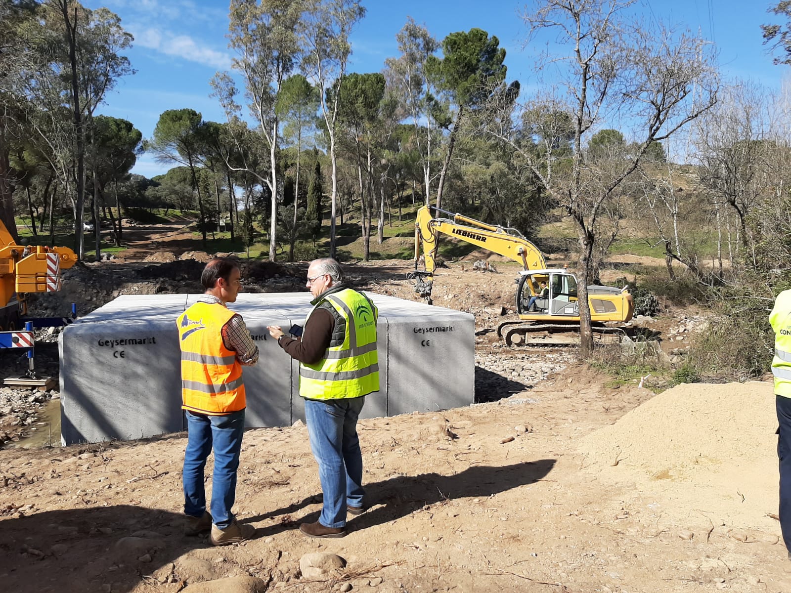 Fomento avanza en la ejecución del vado inundable para permitir el paso en la carretera del Santuario