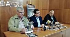 Unos libros plasman el profuso sentimiento cofrade de la ciudad
