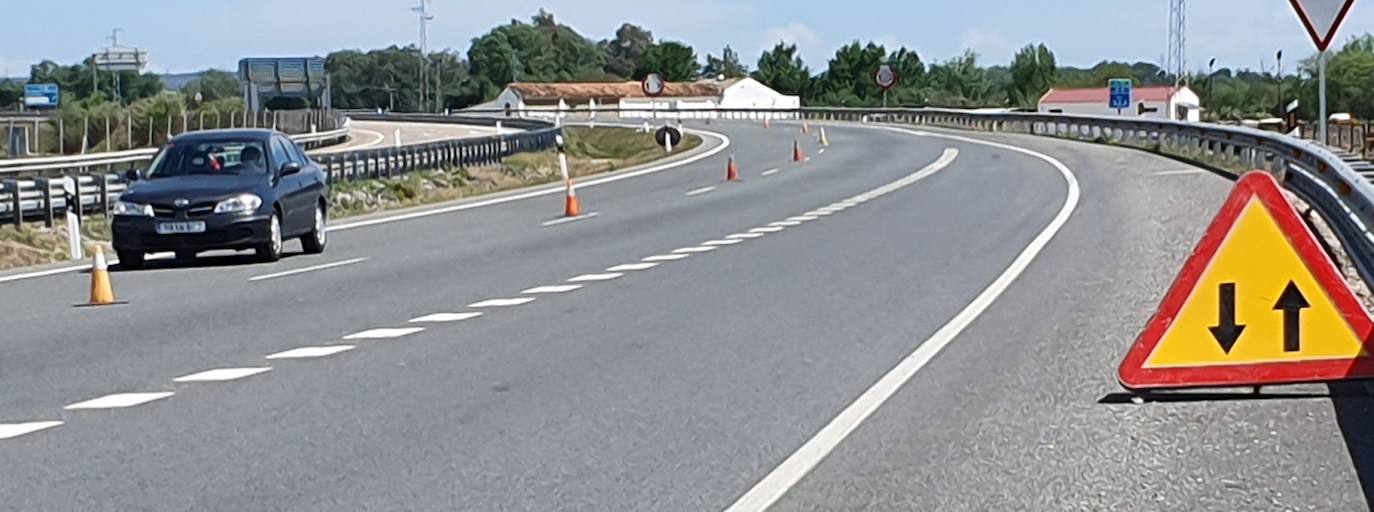 Corte del carril a la altura de Andújar. 