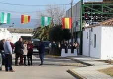 Vecinos y vecinas de Llanos del Sotillo durante una celebración en febrero del año pasado con motivo del encuentro con los emigrantes