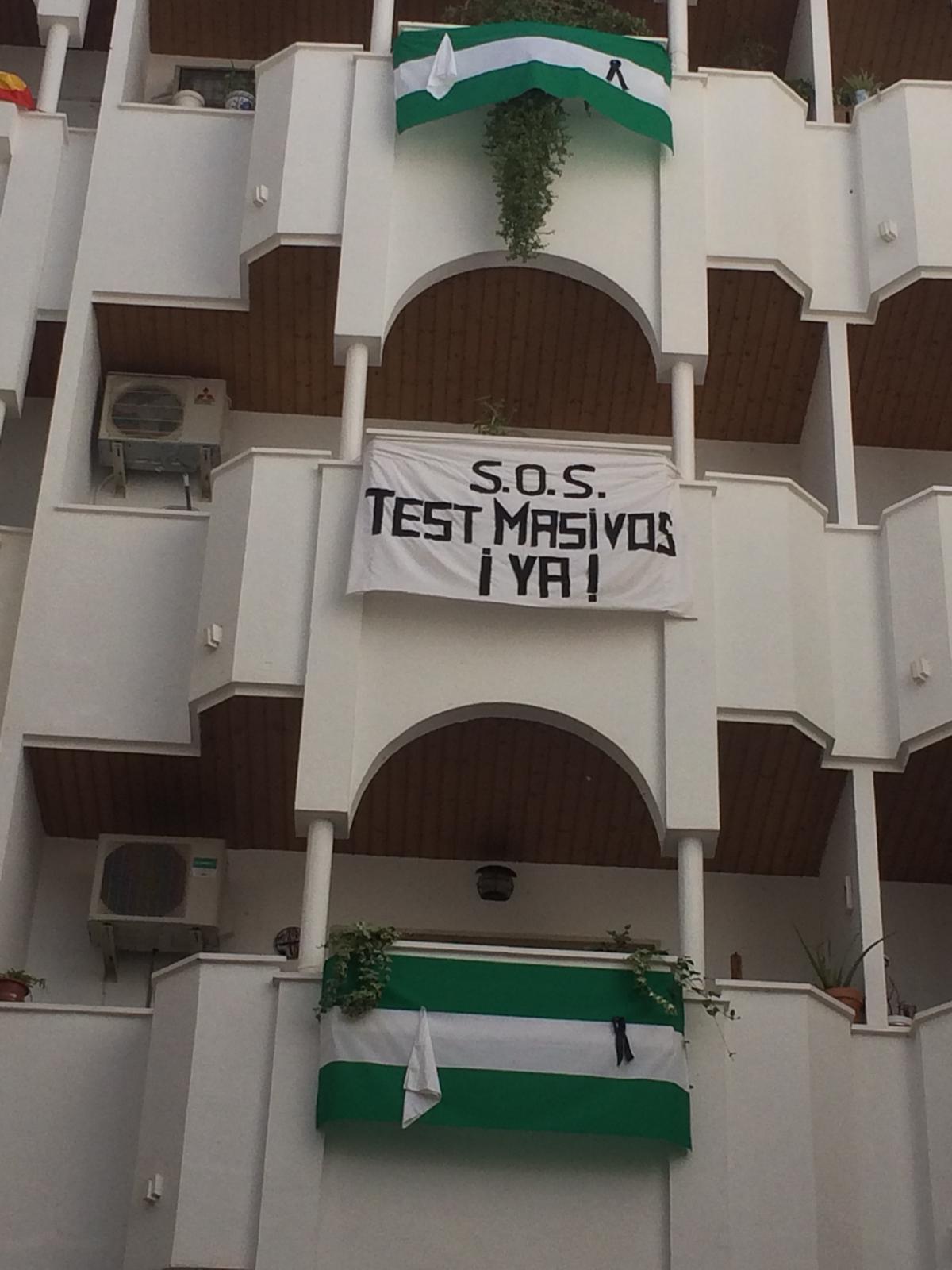 Andújar pide desde los balcones la realización de test masivos en la ciudad