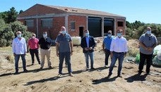 José Luis Hidalgo y Paco Huertas, con técnicos y ediles del Ayuntamiento de Andújar. 