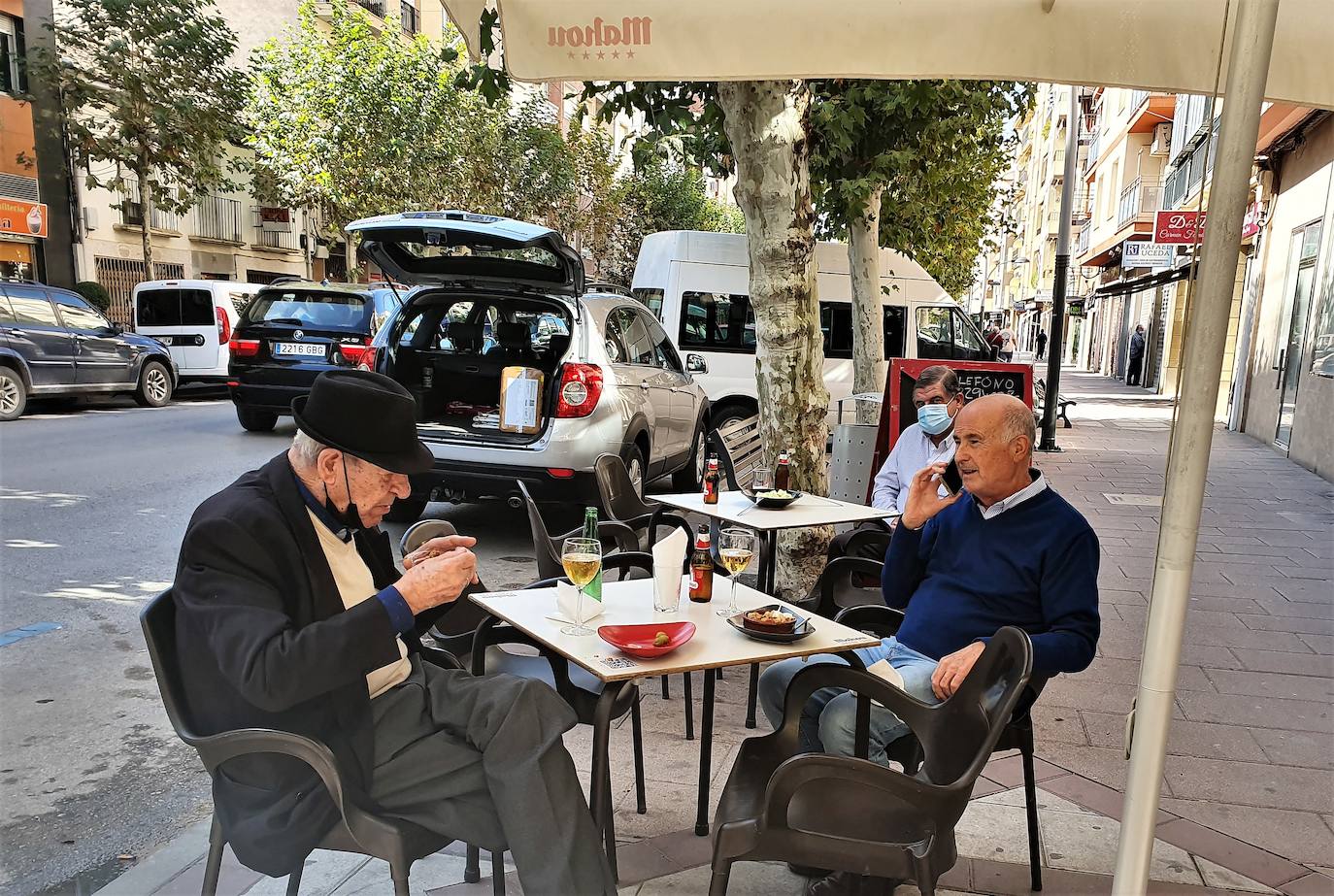 Terraza de un bar en la Corredera Capuchinos. 