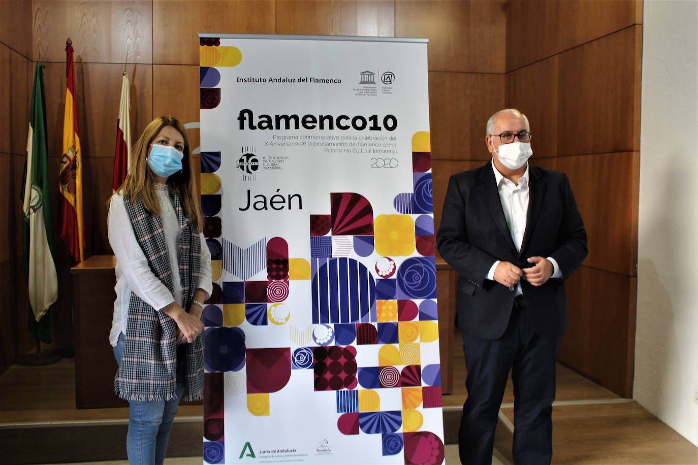 Alma Cámara y Jesús Estrella, ayer en la presentación en el Palacio de los Niños de Don Gome. 