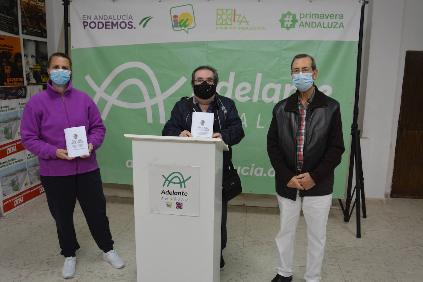 Francisco Galaso en el centro, junto a Bea Salas y Juan Antonio Sáez Mata. 