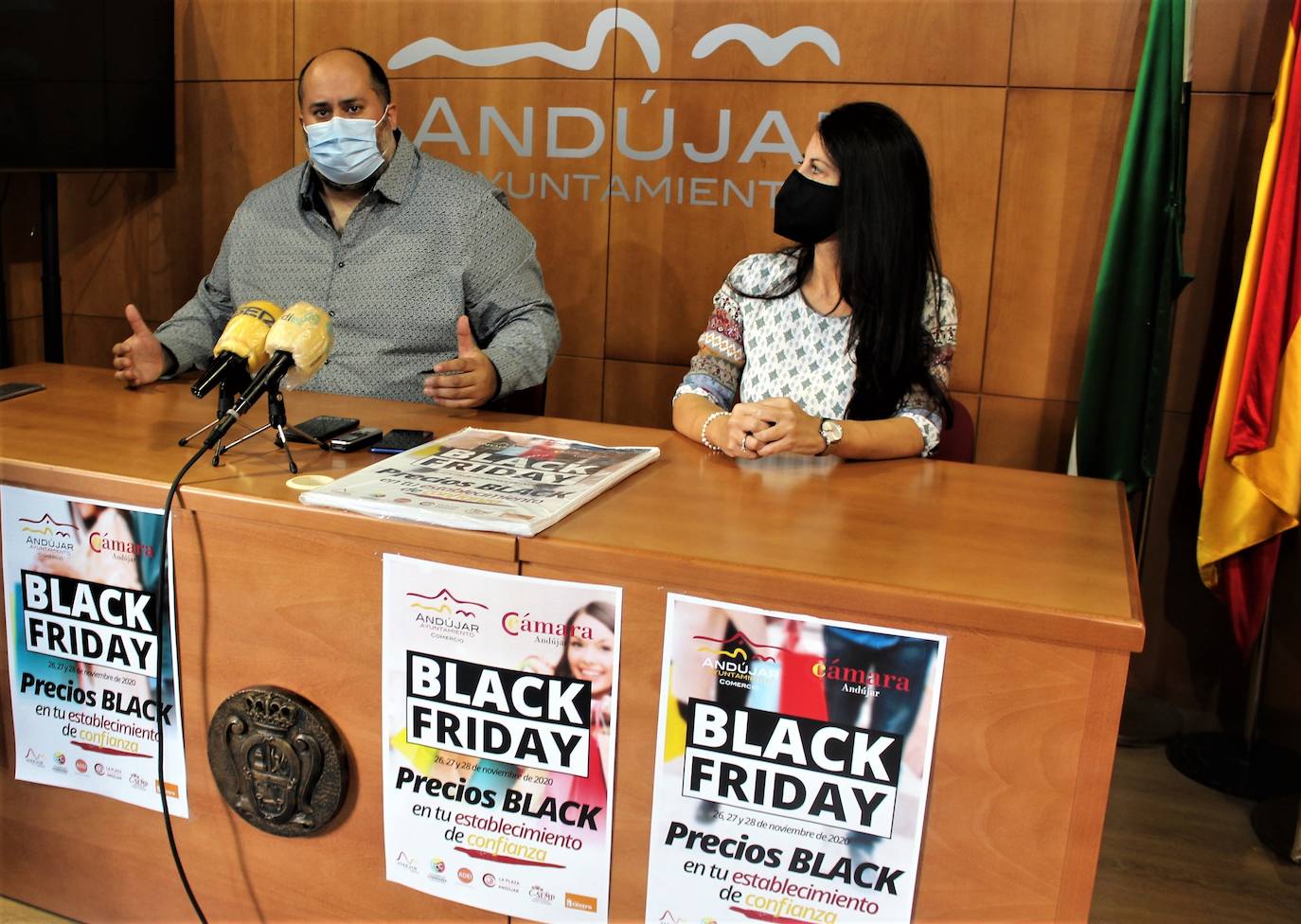Juan Francisco Cazalilla y Ana Peña, ayer en la presentación. 