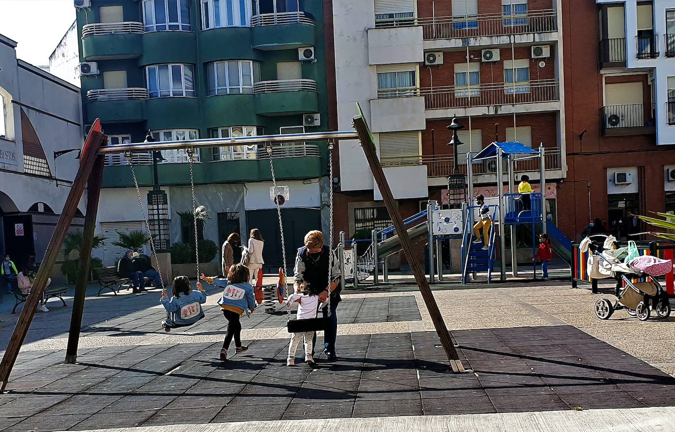 Ambiente que registraba ayer al mediodía el parque de la plaza Rivas Sabater. 