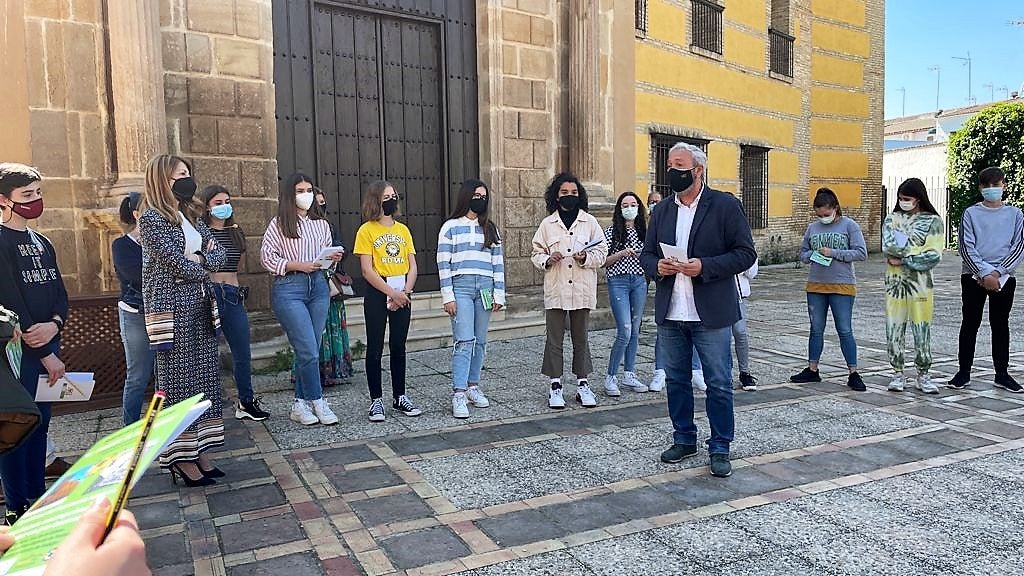 Estudiantes del IES Nuestra Señora de la Cabeza en una de las actividades en Don Gome. 