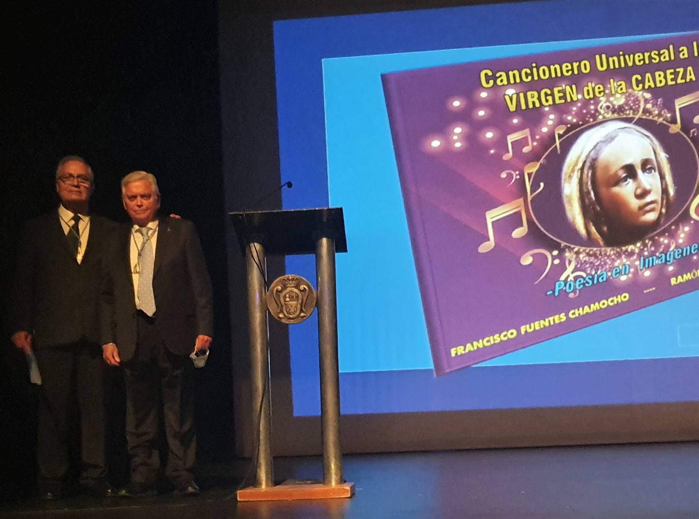 Ramón Utrera y Francisco Fuentes, anoche en el Teatro Principal. 