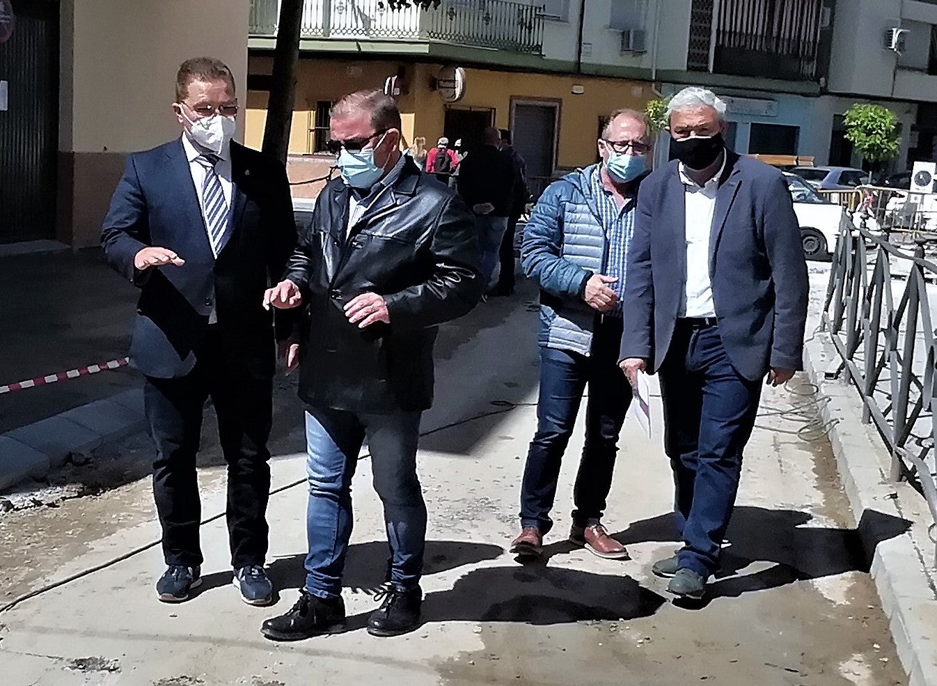 Huertas y Castro charlan en las obras de Cristo Rey. 