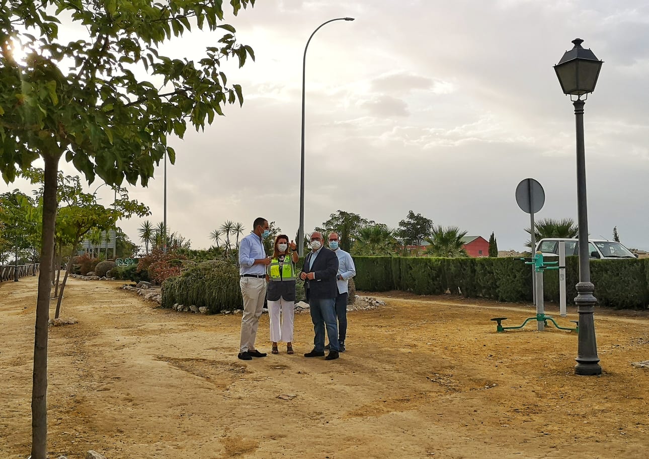 La Consejería de Fomento instala luminarias LED en la A-321 y la A-305 en Arjona para mejorar la seguridad vial
