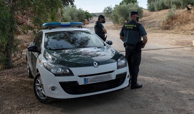 Muere un joven de 19 años y otros tres resultan heridos al volcar un coche en Arjona