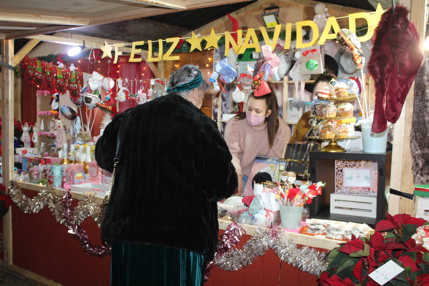 Rosa Salas en si puesto de la Plaza de España. 