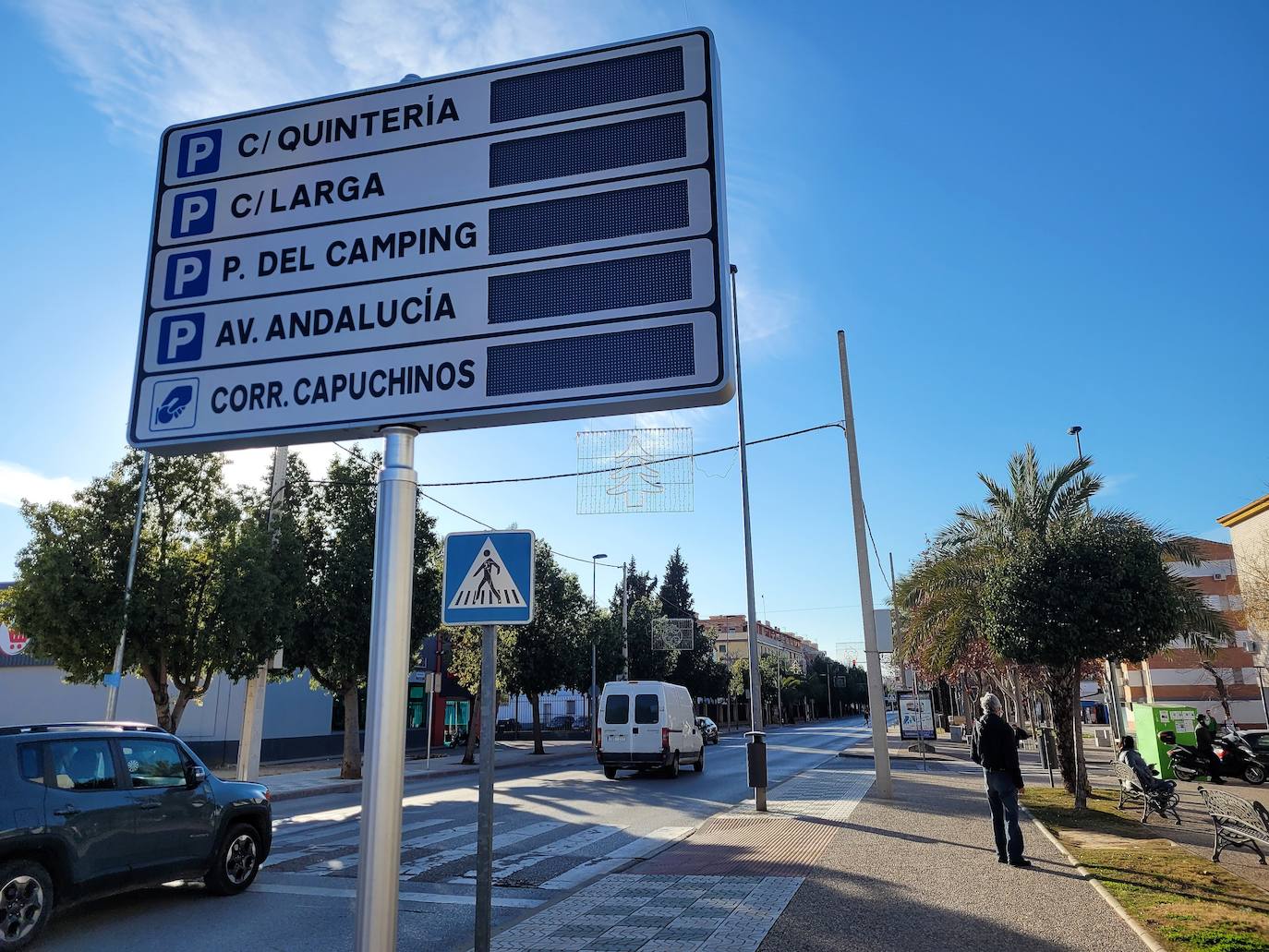 Letreros que anuncian los aparcamientos de la ciudad, dentro del proyecto de smart city. 