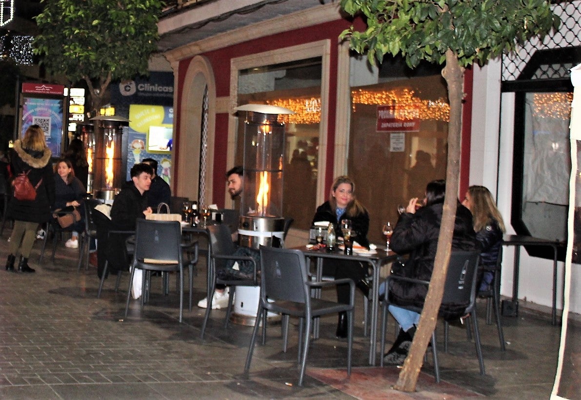 Clientes en las terrazas del centro, durante las pasadas fiestas navideñas. 