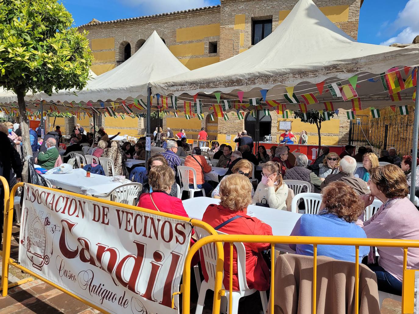 Vecinos durante la jornada de convivencia el pasado sábado 