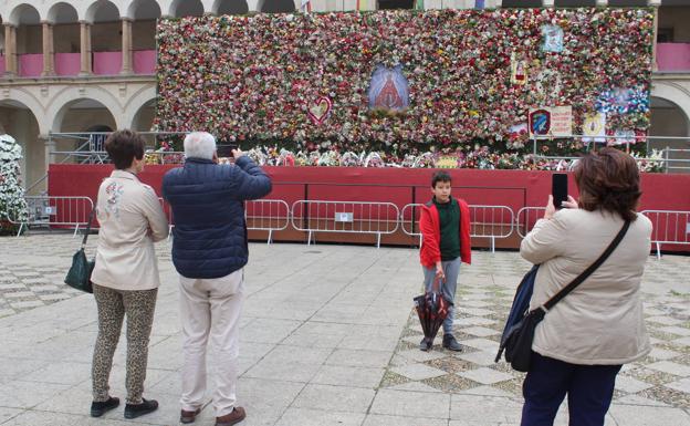 ASPECTO QUE PRESENTABA ESTE VIERNES LA PLAZA DE ESPAÑA. 