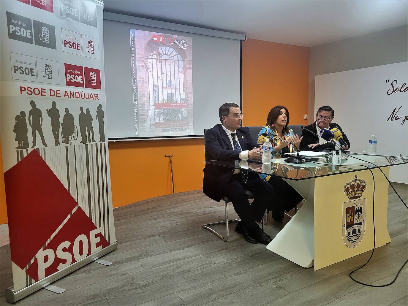 Ángeles Férriz, durante su conferencia en la Casa Municipal de Cultura. 