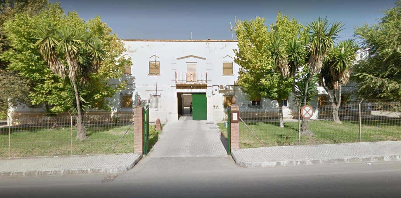 La Guardia Civil detiene en Marmojeo a un hombre y una mujer, como presuntos autores de un delito de hurto.