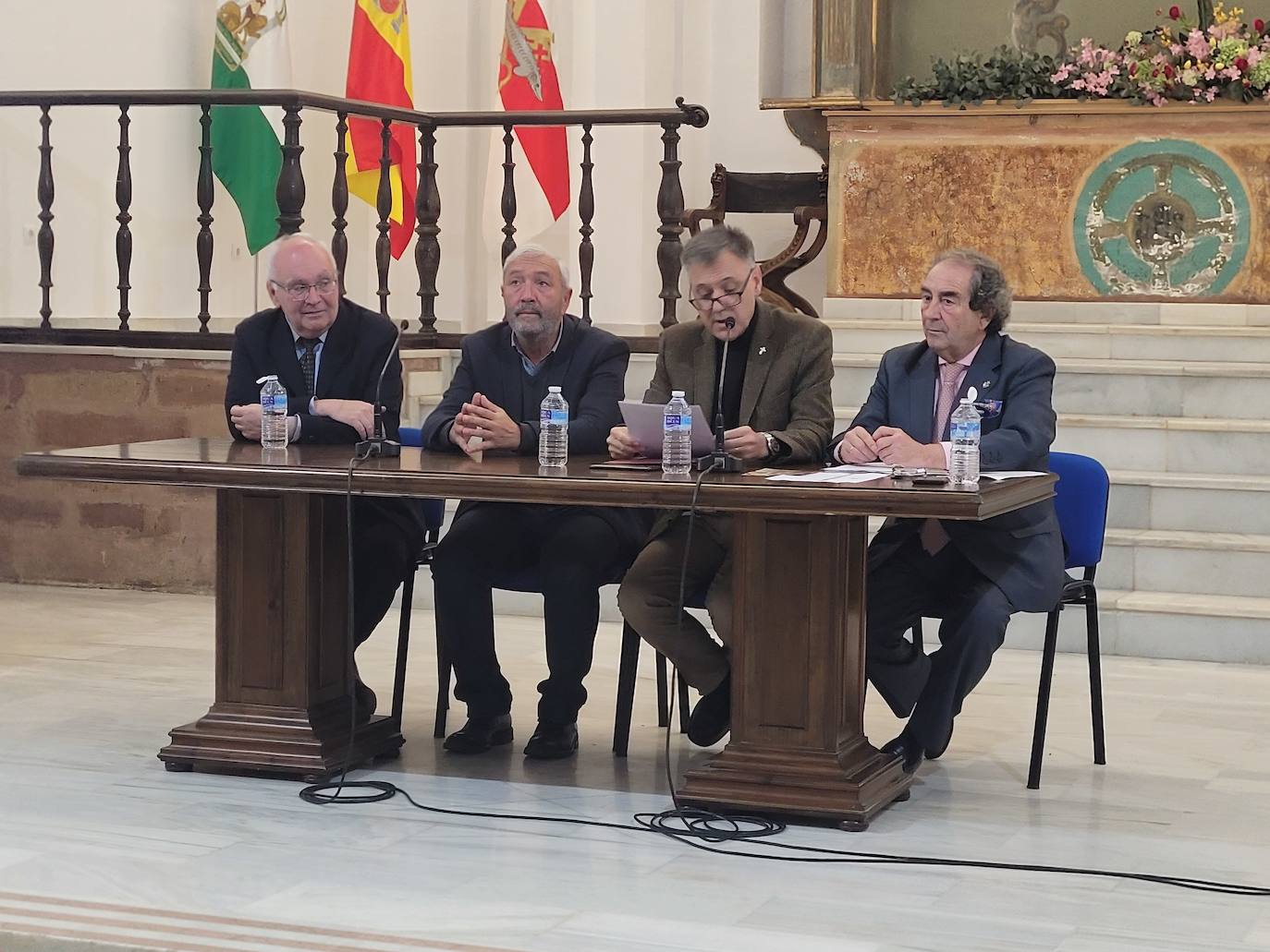 El hermano mayor de la Macarena de Sevilla anima a las cofradías que practiquen la caridad 