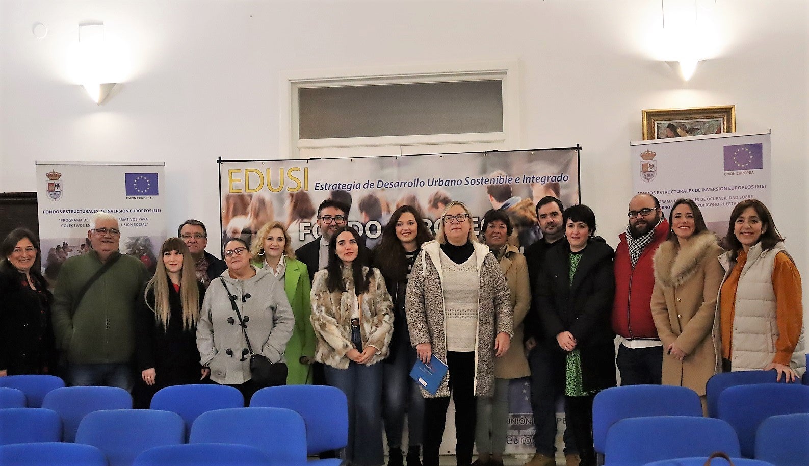 Josefa Jurado, junto con las personas responsables de los organismos que han tutelado la formación.