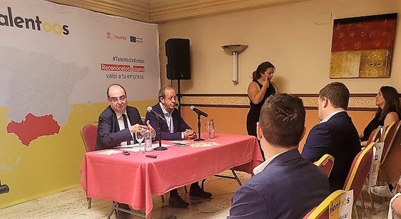 Francisco López y Paco Carmona, esta mañana en la clausura.