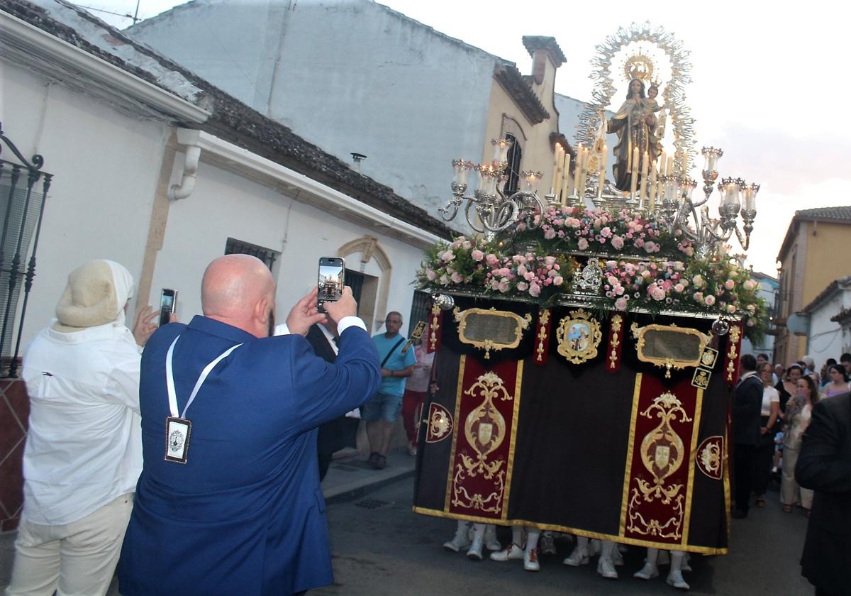 Imagen por la calles de la barriada de La Lagunilla.