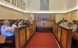 Reunión de la Junta Local de Seguridad esta mañana en el salón de plenos del Ayuntamiento.
