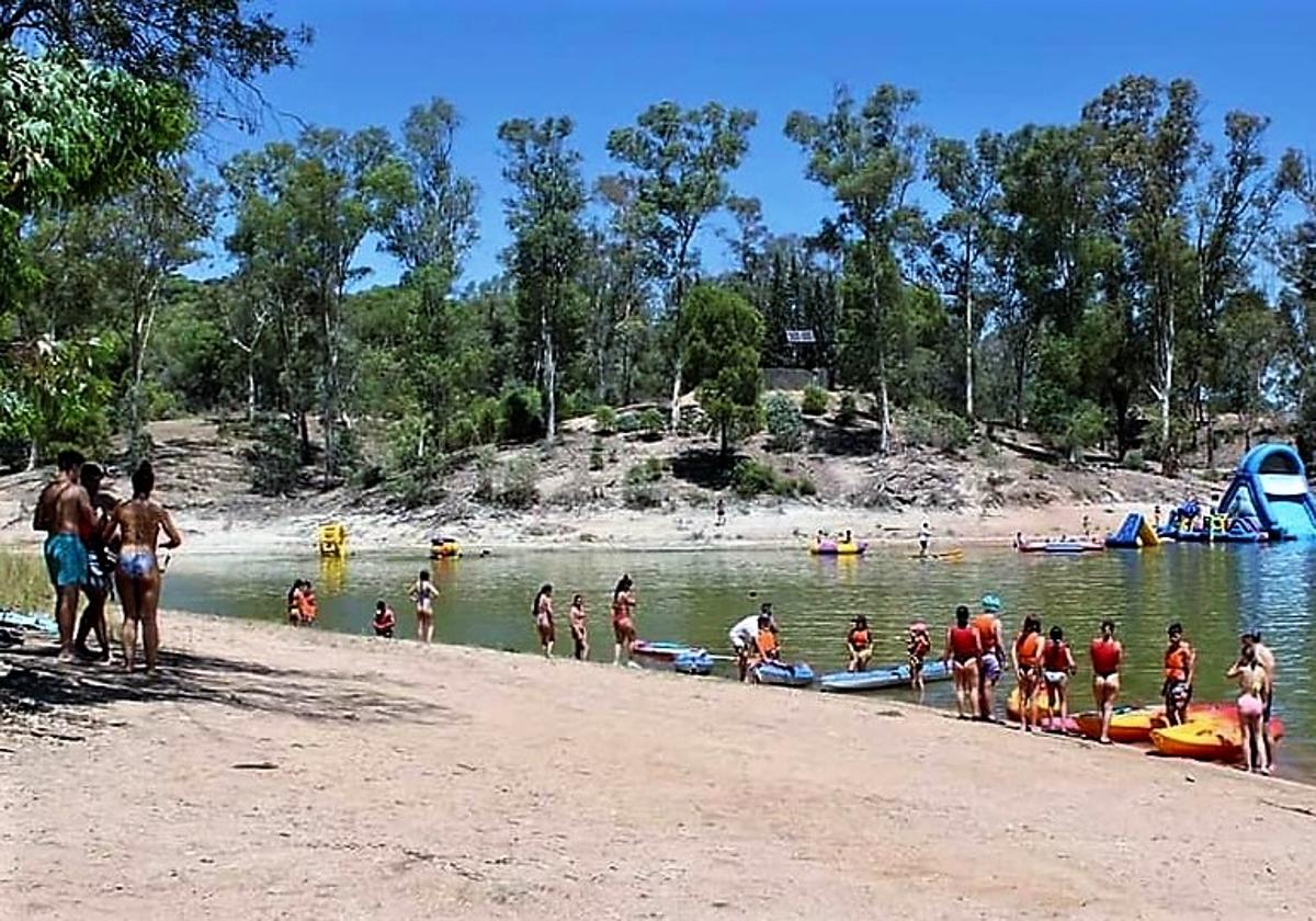 El embalse del Encinarejo, el epicentro turístico de la serranía andujareña