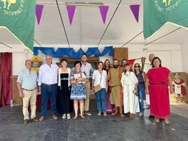 Organizadores con las autoridades.