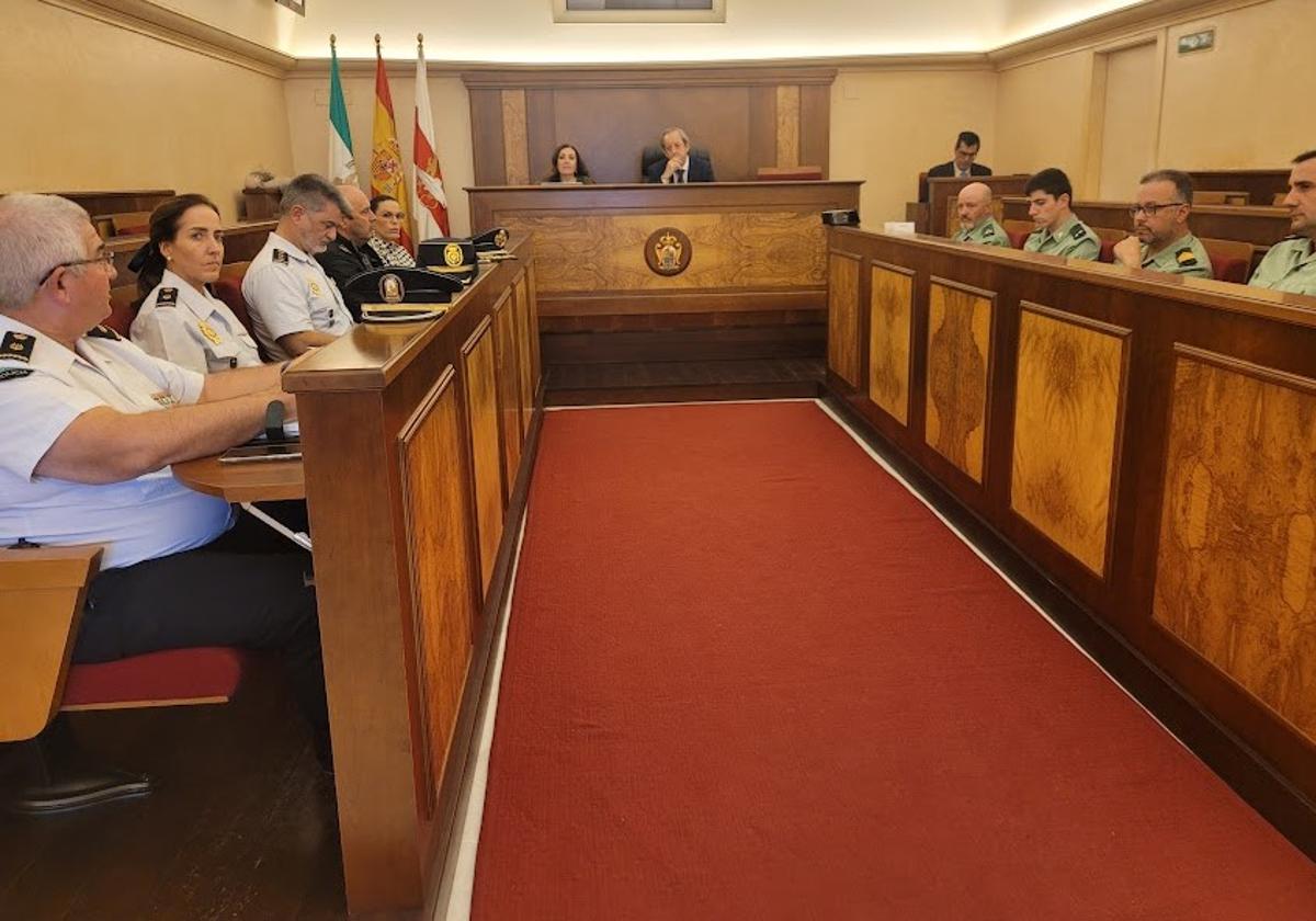 Reunión de la Junta Local de Seguridad Ciudadana para establecer el Plan de Vigilancia.