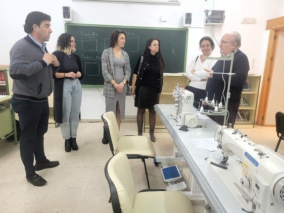 Reunión ayer del director y las profesoras con la Cámara.