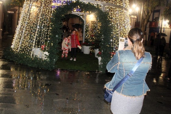 Las luces transportan a Andújar la alegría de la Navidad