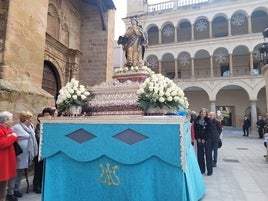 La imagen a su paso por la Plaza de España.