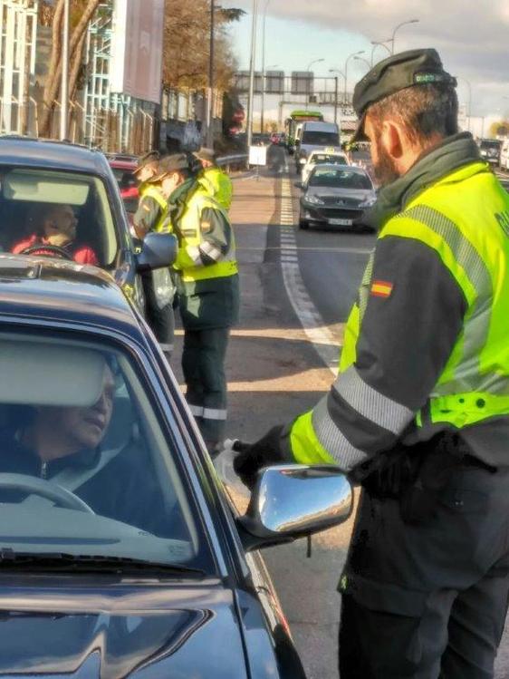 La Guardia Civil investiga al conductor de un vehículo articulado que circulaba por la A-4 cuadruplicando la tasa de alcoholemia