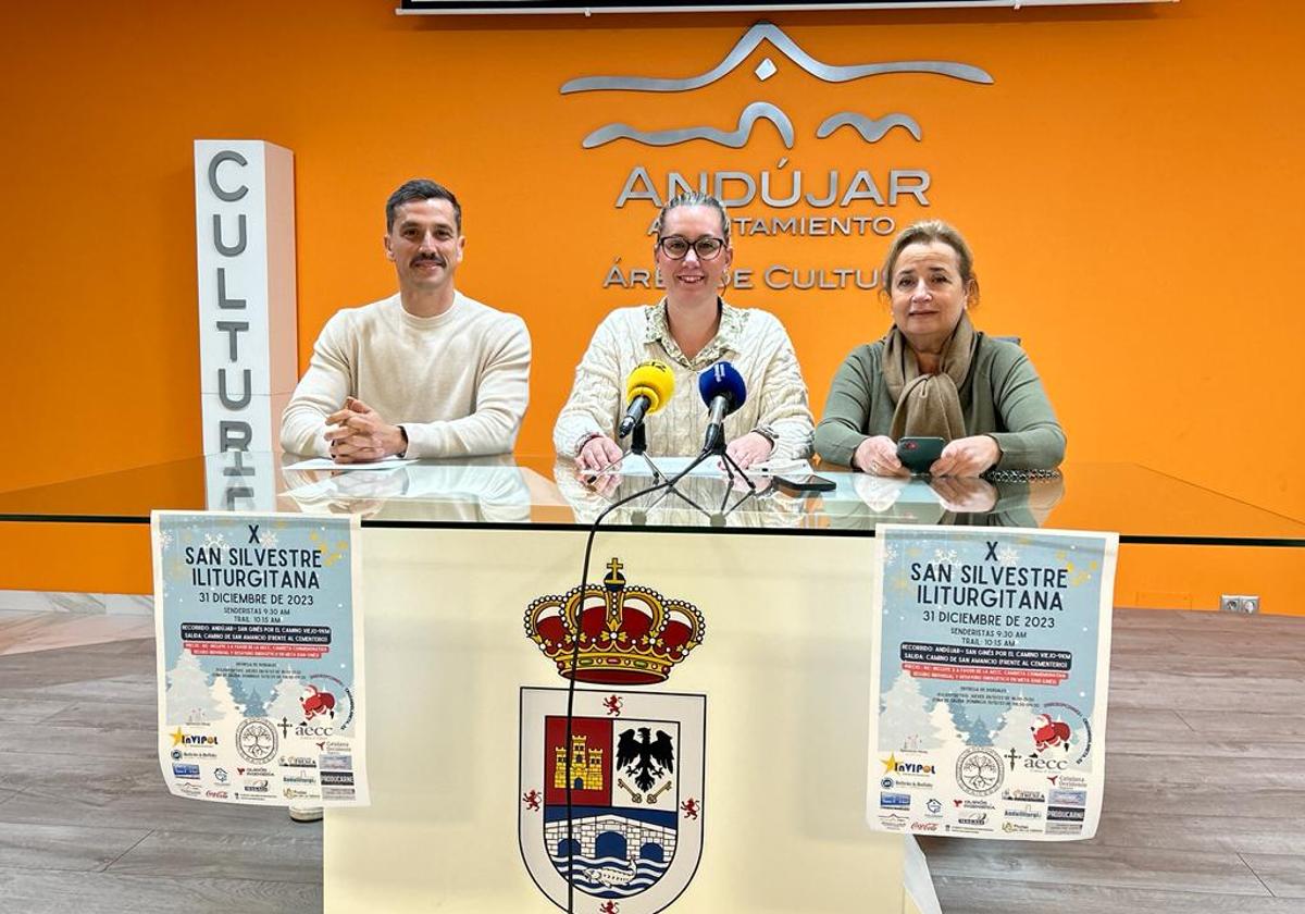 Eduardo Cuenca, Mª José Fuentes y Rocío Flores.