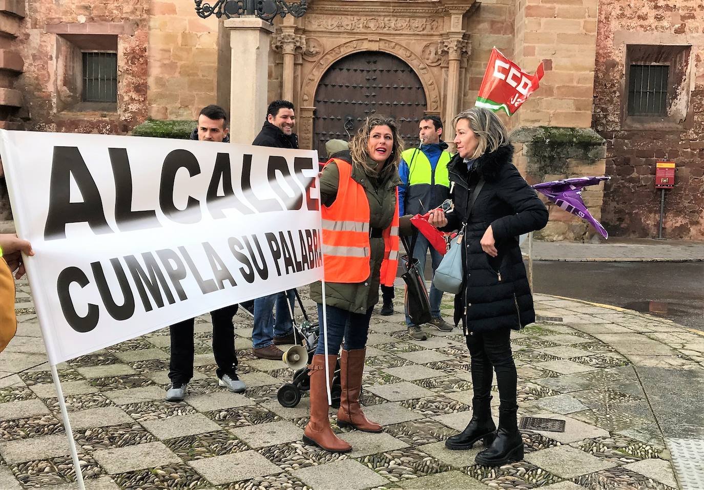 Protesta del pasado martes con presencia de Encarna Camacho. 